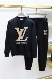 Picture of LV SweatSuits _SKULVM-5XLkdtn21029450